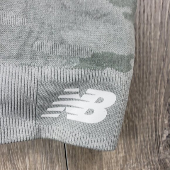 NEW BALANCE MEDIUM IMPACT CAMUFLAGE SPORT BRA SIZE MEDIUM - Picture 2 of 6